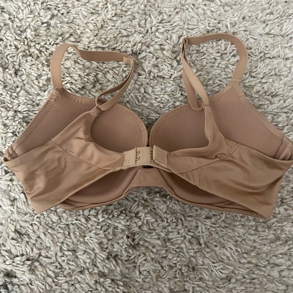 Victoria’s Secret Push Up Bra. Size 32C - Picture 3 of 4
